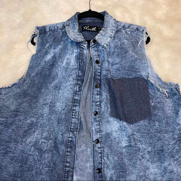 Thrive Sleeveless High Low Button Down Shirt - Picture 3 of 12